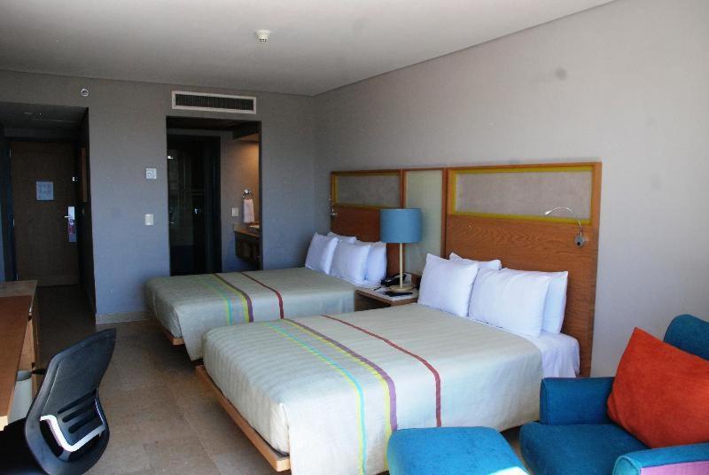 Galeria Plaza Hotel 4*
