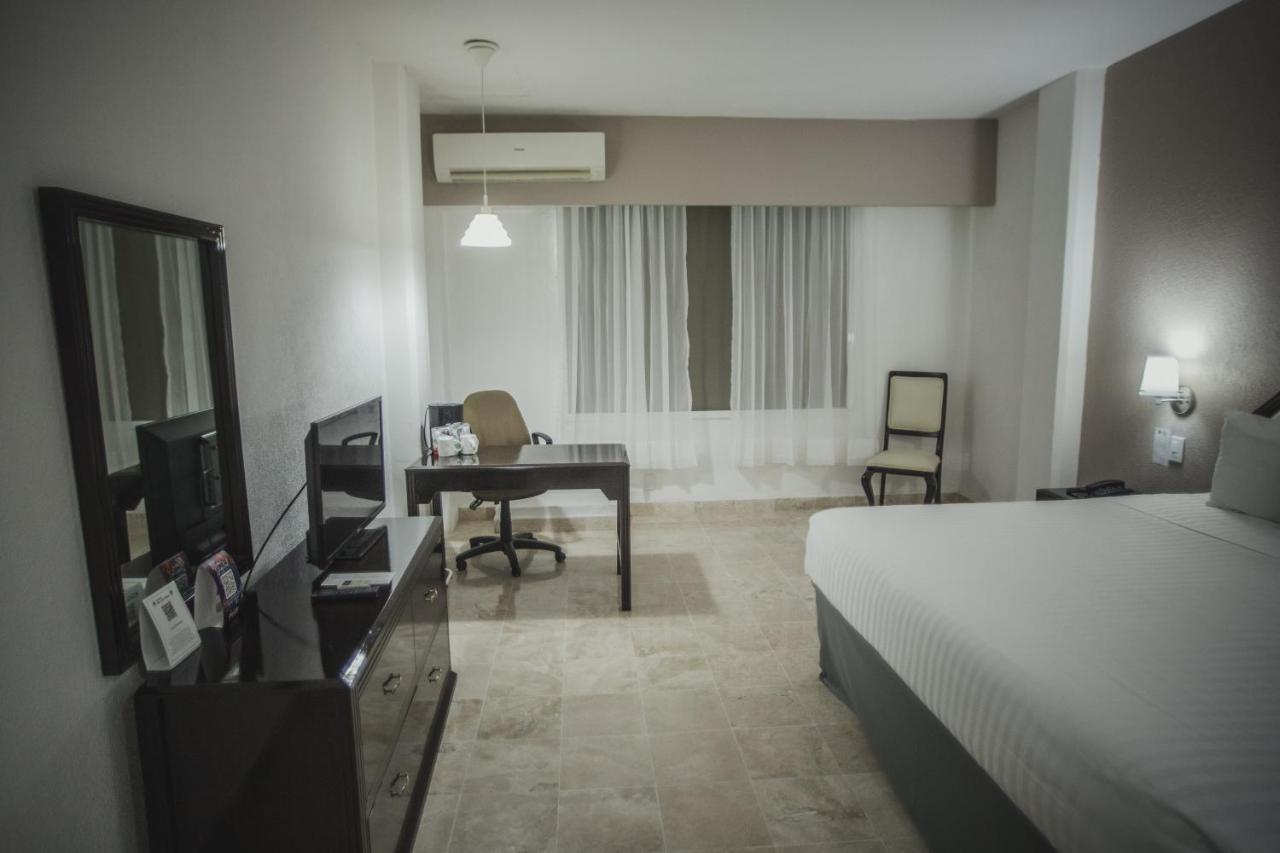 Gran Plaza Hotel 4*