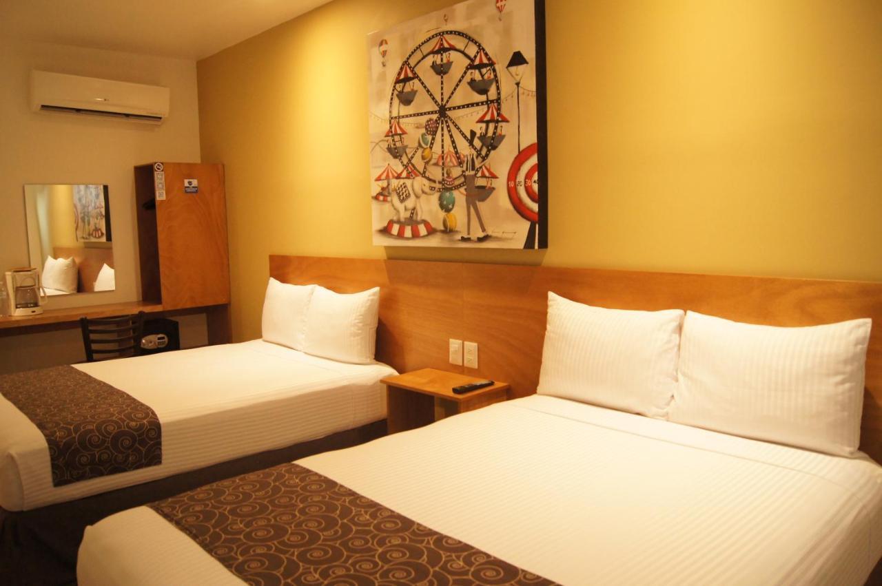 Hotel Am Y Plaza 3*