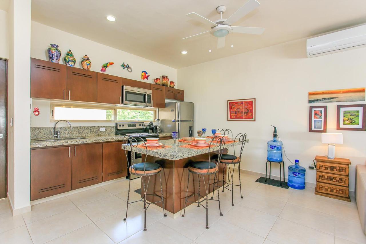 Perfectly Situated Between The Beach & Town By Stella Apartment *
