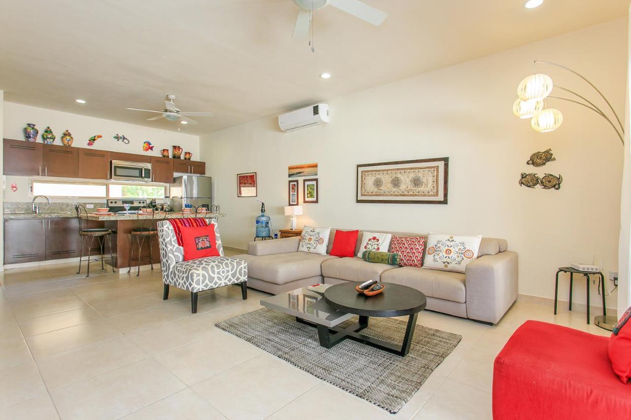 Perfectly Situated Between The Beach & Town By Stella Apartment *