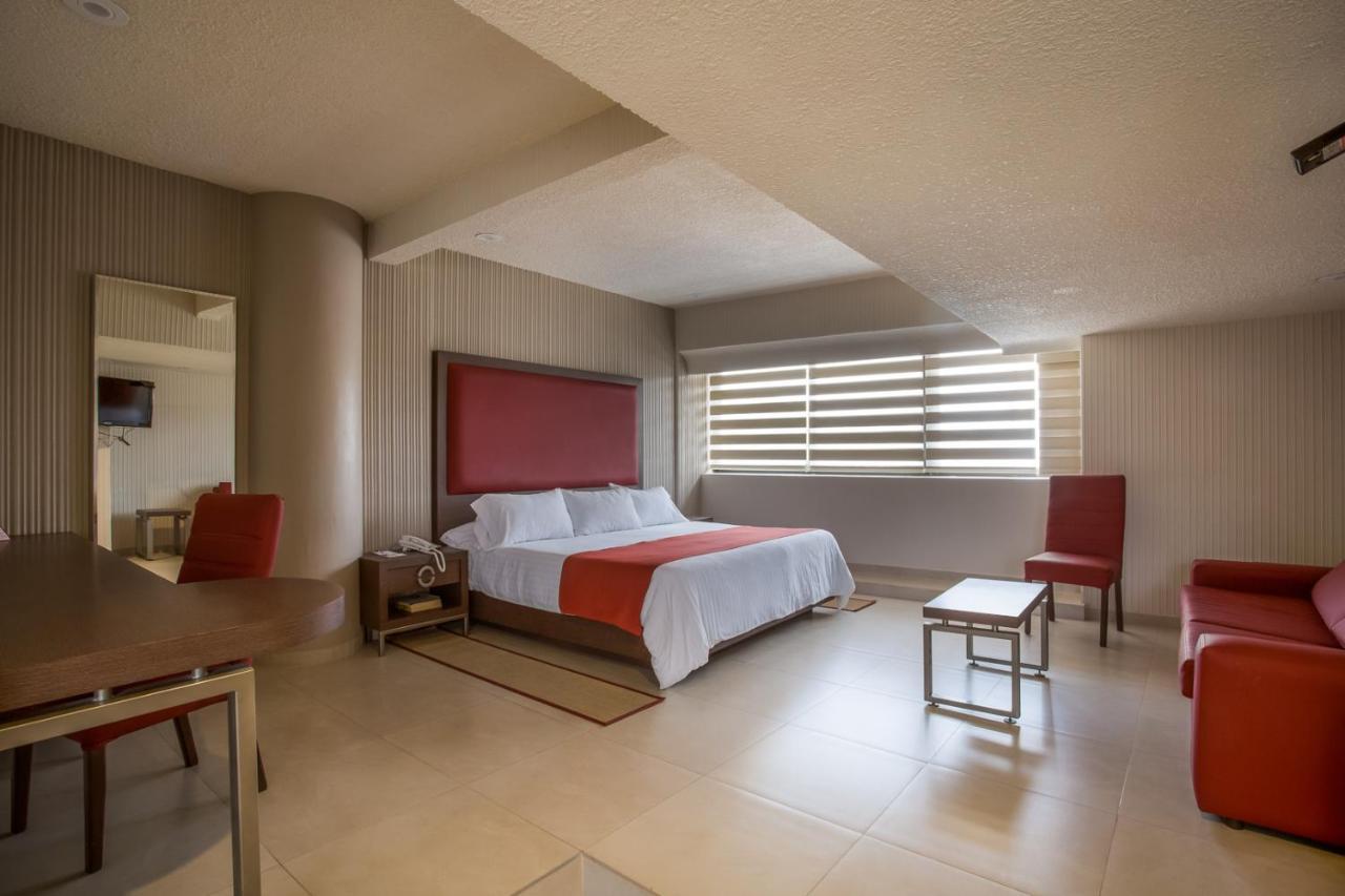 Hotel Puente Real