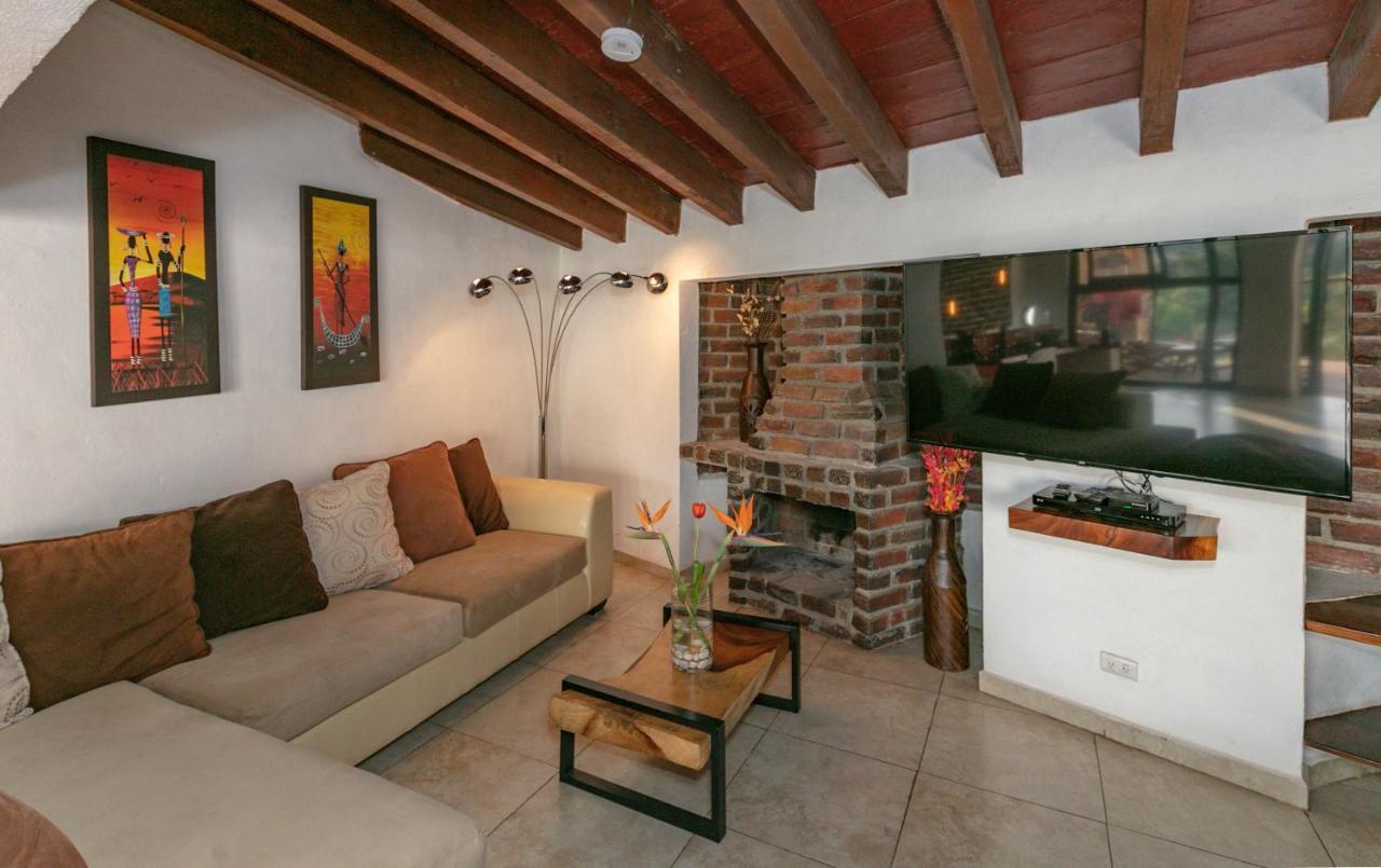 Casa Acento Valle de Bravo