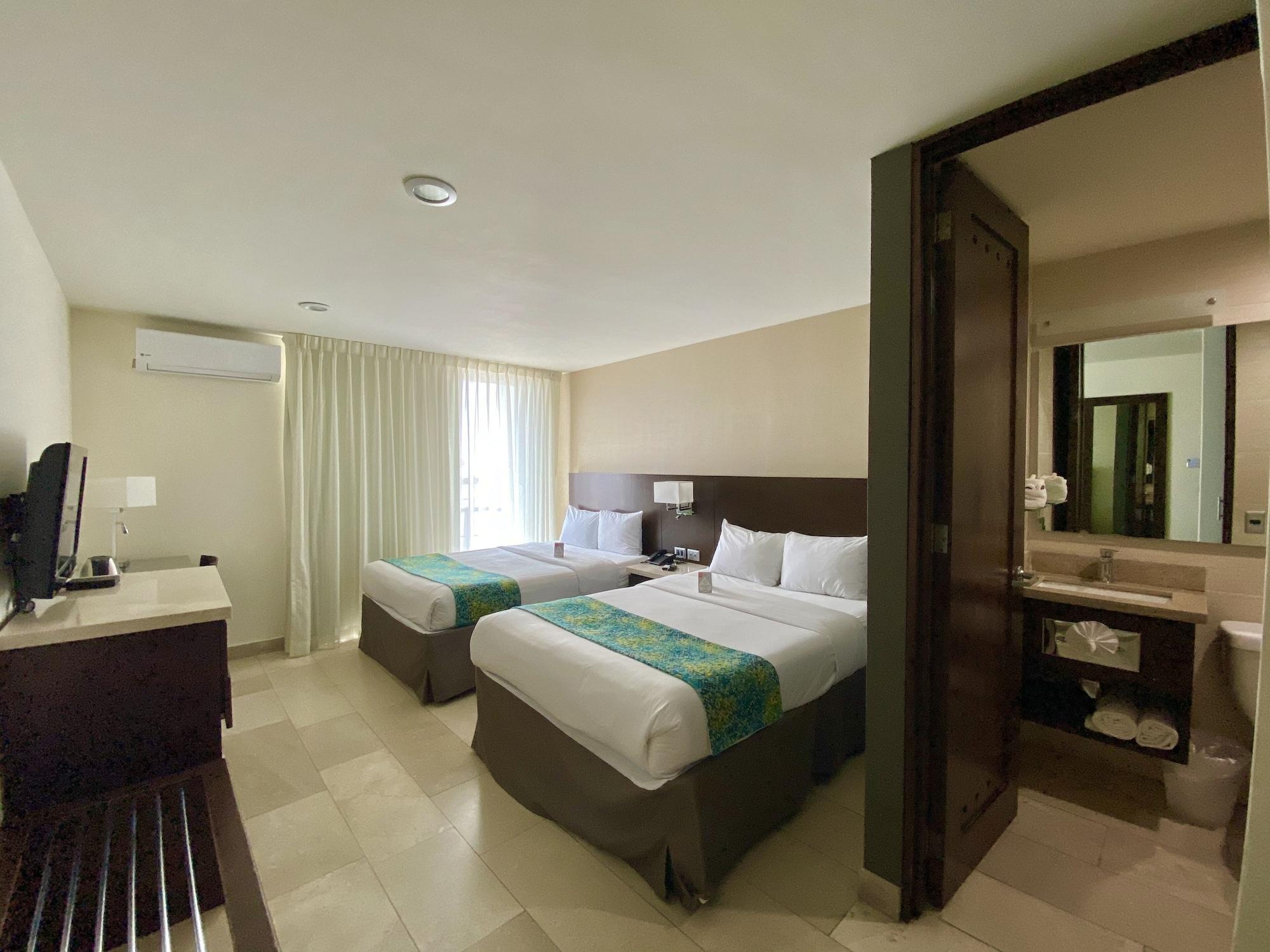 Hotel Seven Crown Malecon