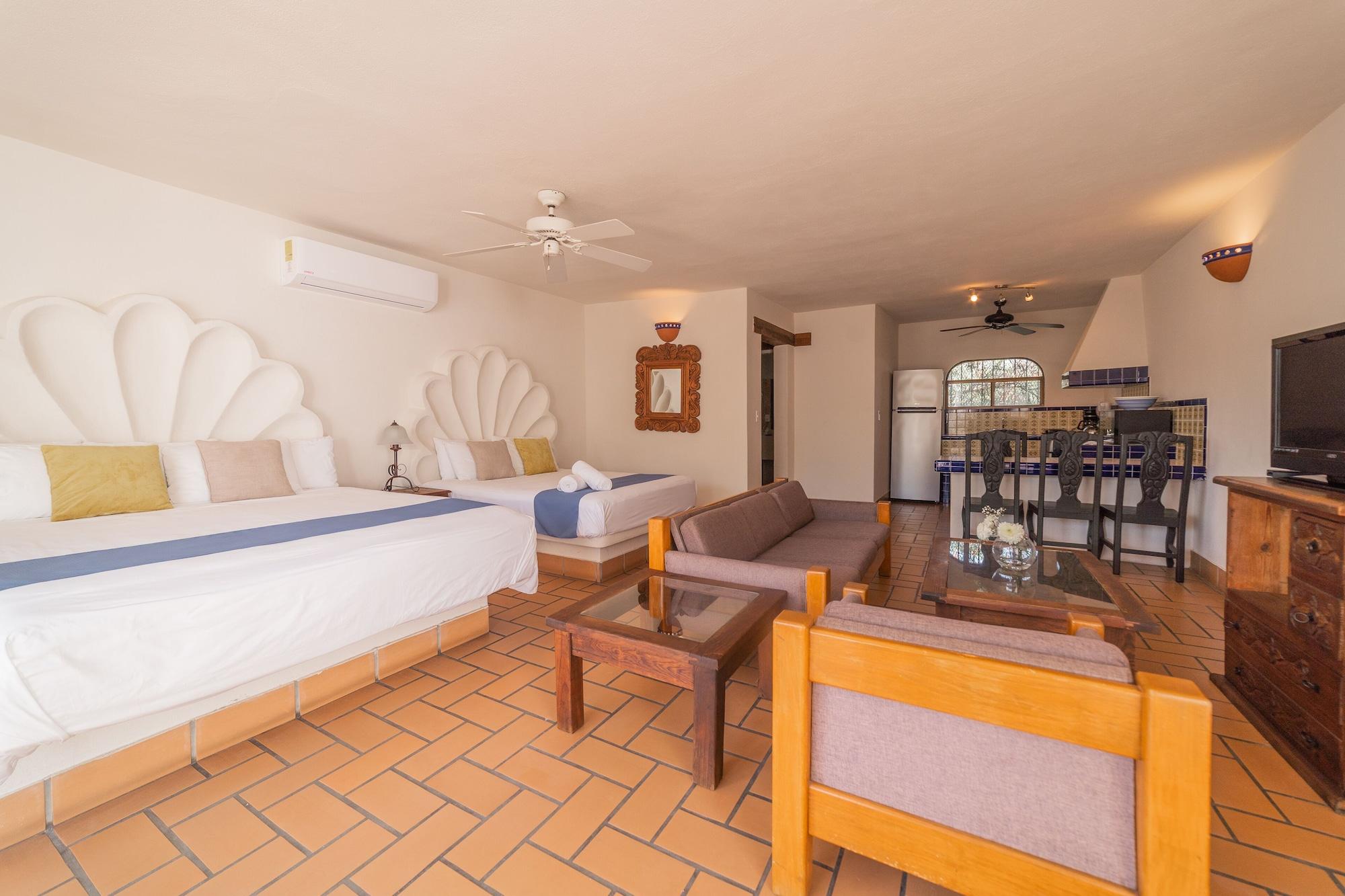 Hotel & El Moro