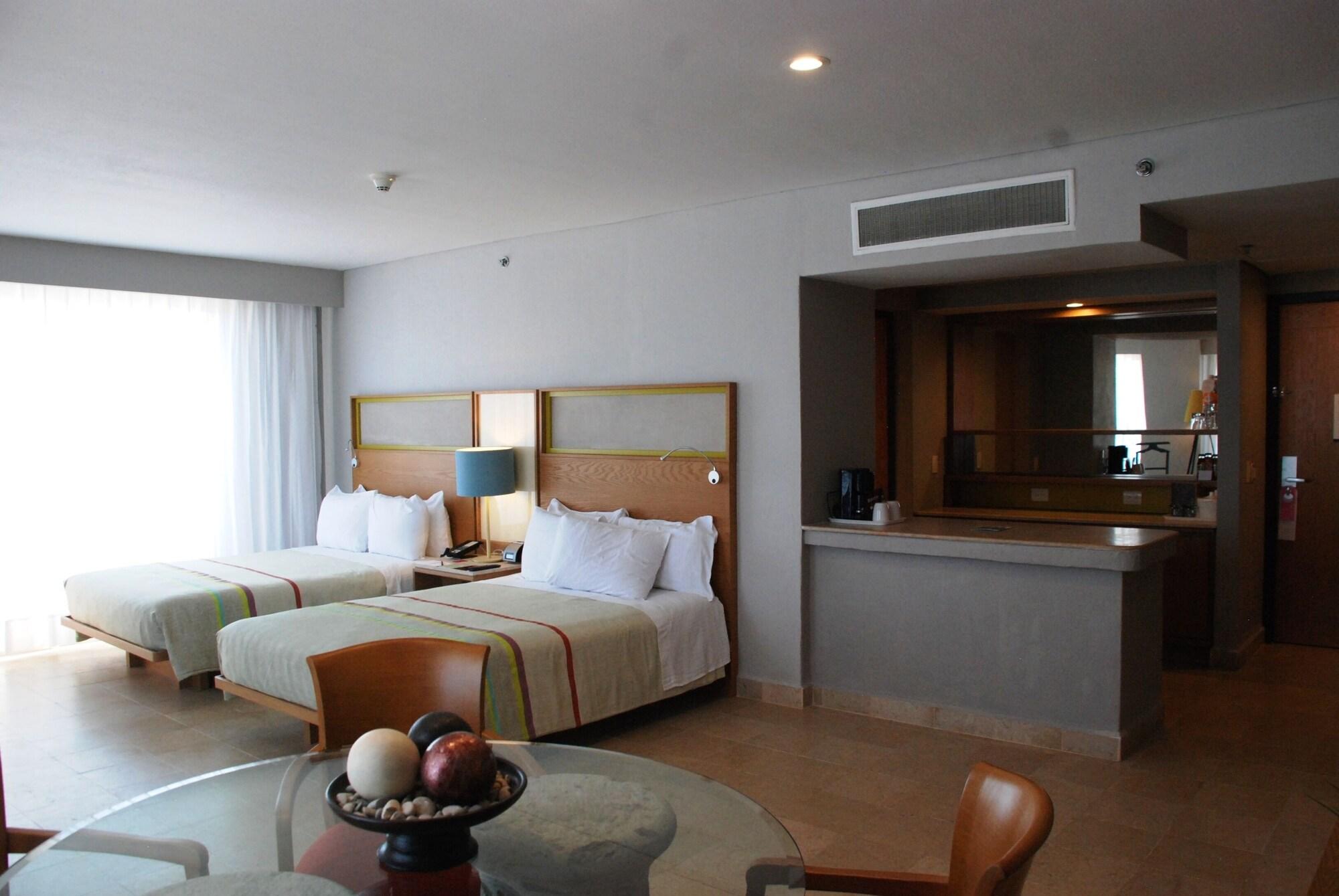 Hotel Galeria Plaza 4*