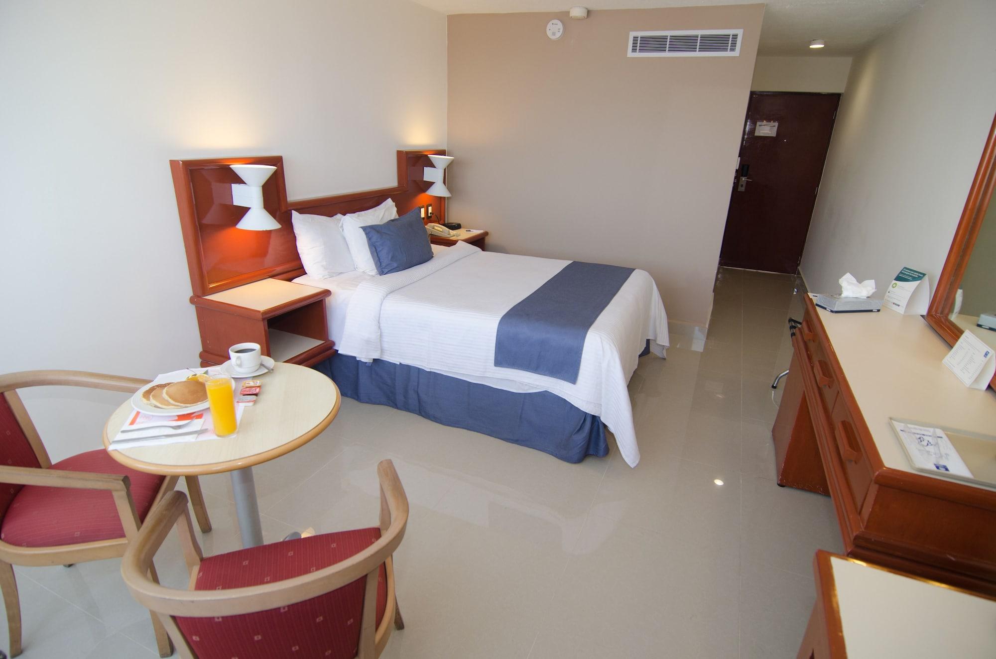 Hotel De Cortes 3*