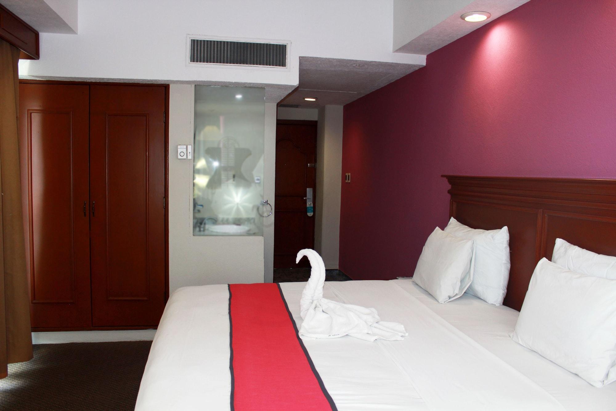 Lois Hotel