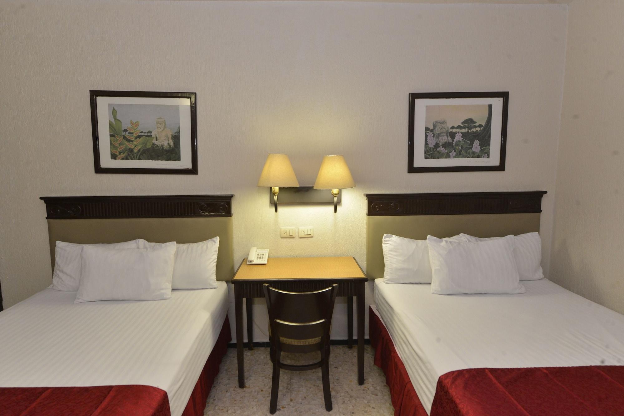 Olmeca Plaza Urban Express Hotel 3*
