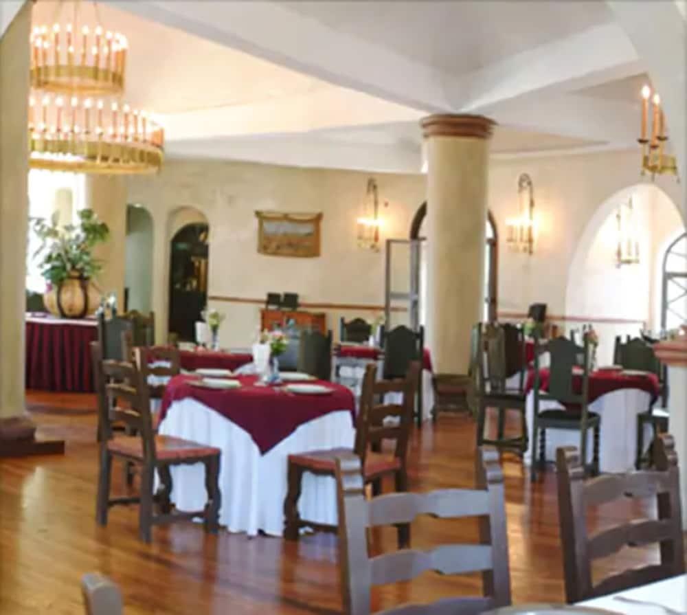 Castillo De Santa Cecilia Hotel 4*