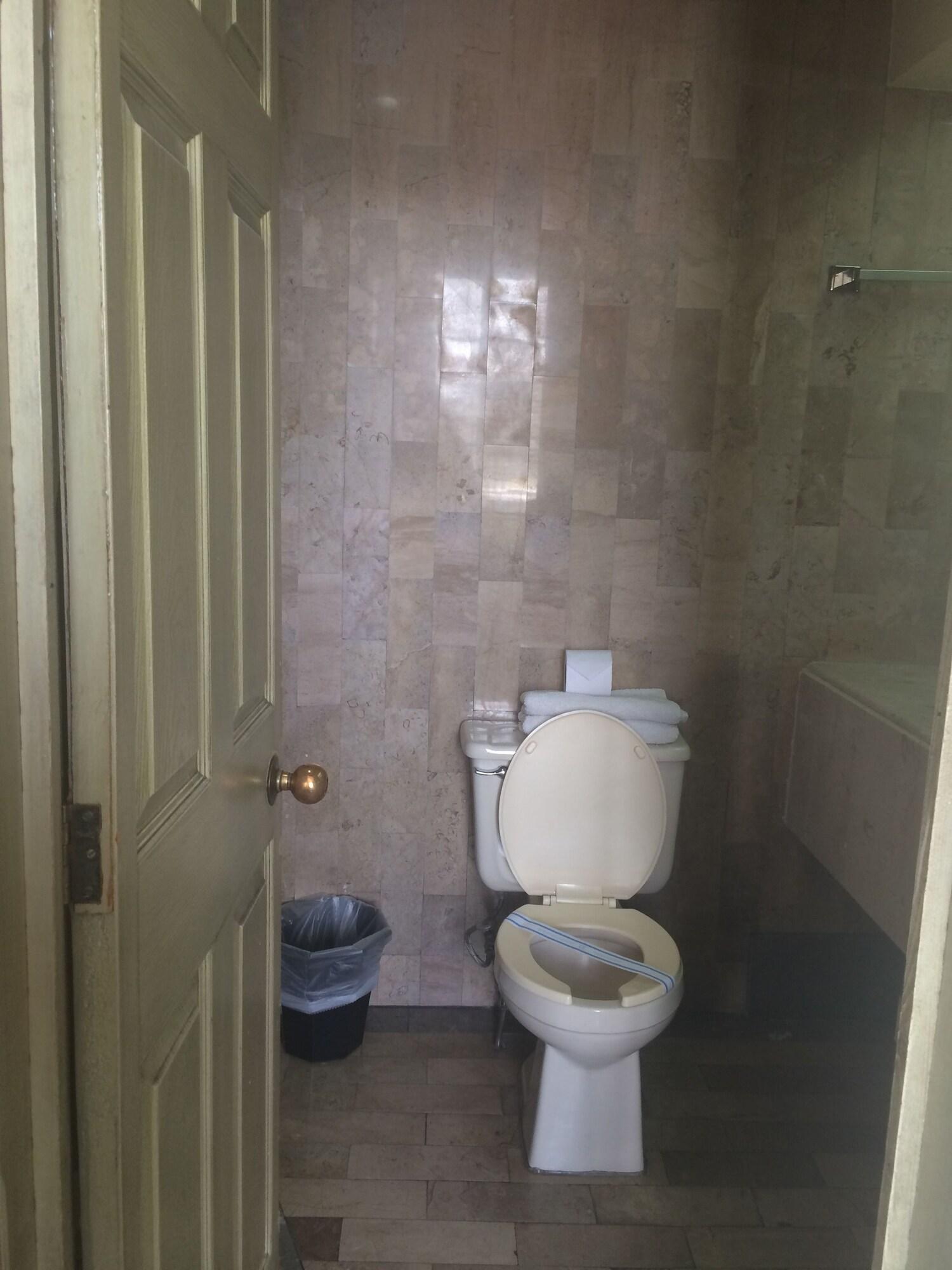 Hotel Capital O Nueva Galicia, Guadalajara Centro Downtown 4*