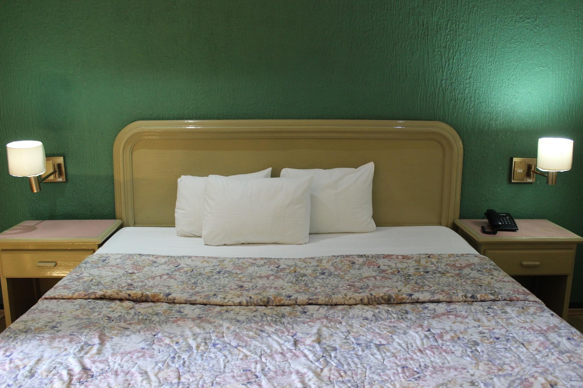 Capital O Nueva Galicia, Guadalajara Centro Downtown Hotel 4*