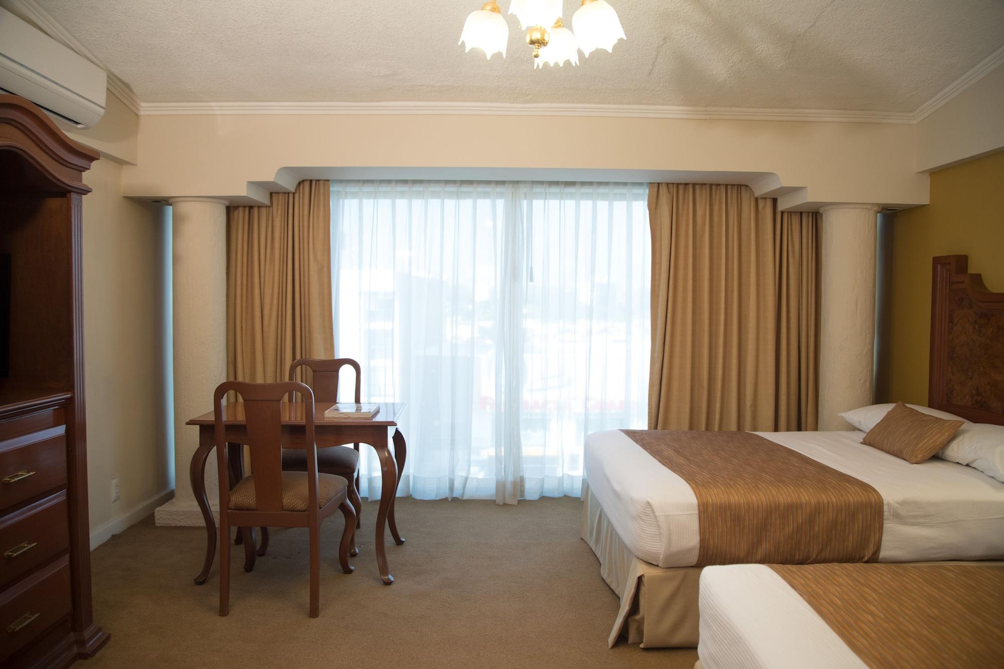 Country Plaza Hotel