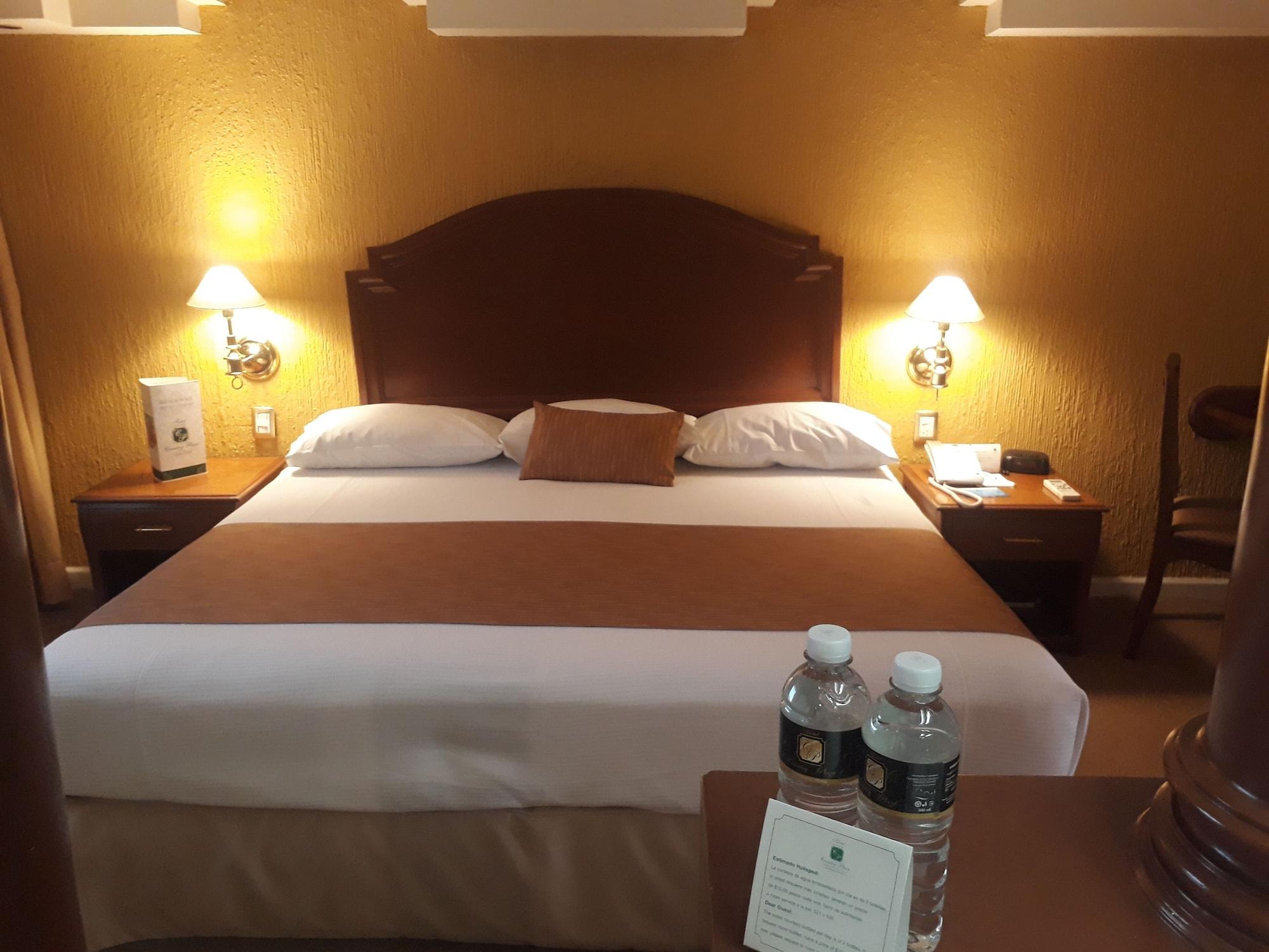 Hotel Country Plaza 4*