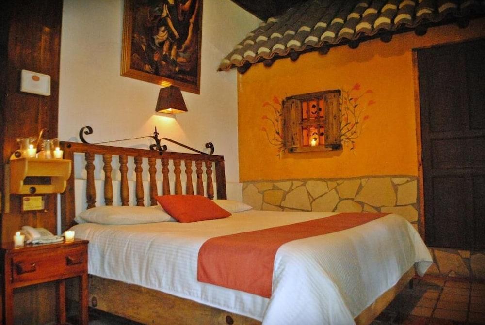 Azulejos Hotel