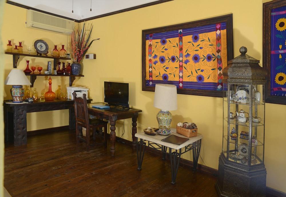 Bed & Breakfast De Flores La Paz