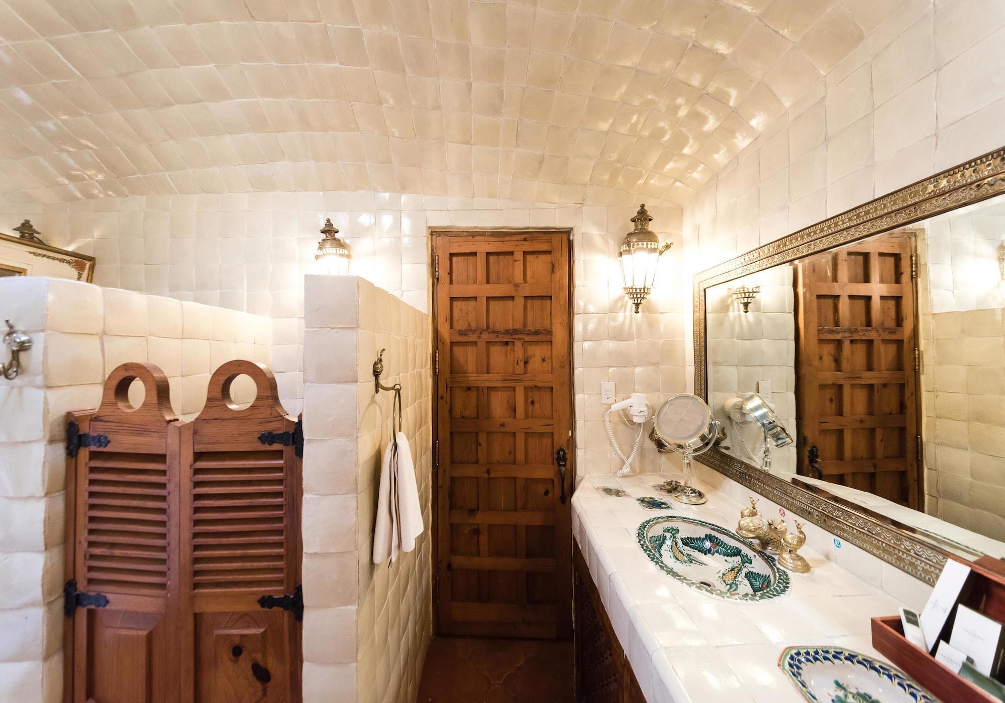Hotel Mision Grand Casa Colorada 5*