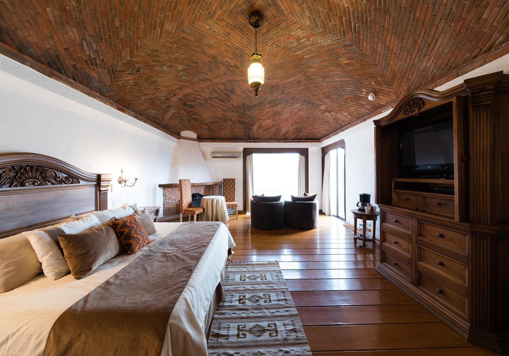 Mision Grand Casa Colorada Hotel