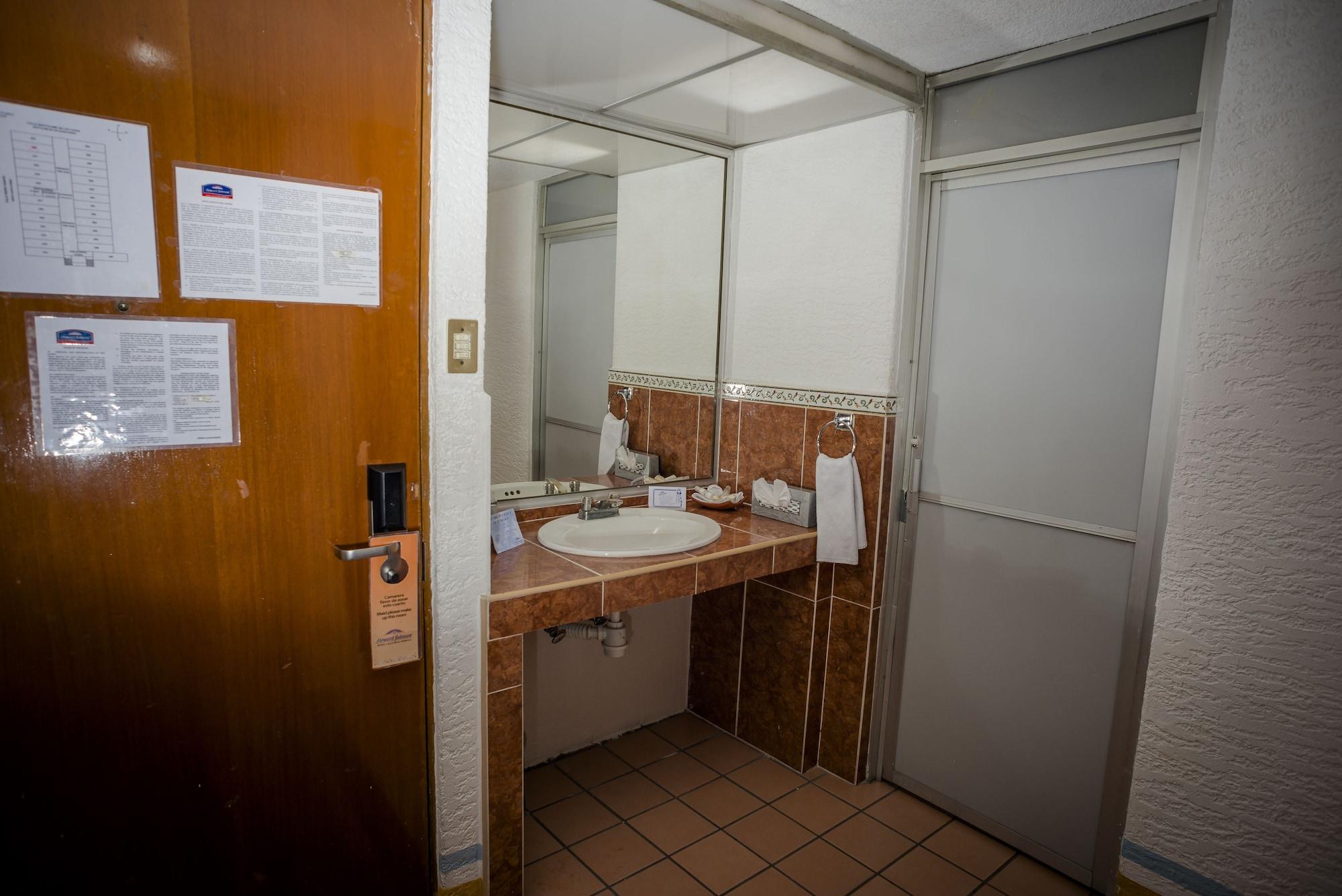 Hotel Howard Johnson By Wyndham Calle Real Morelia