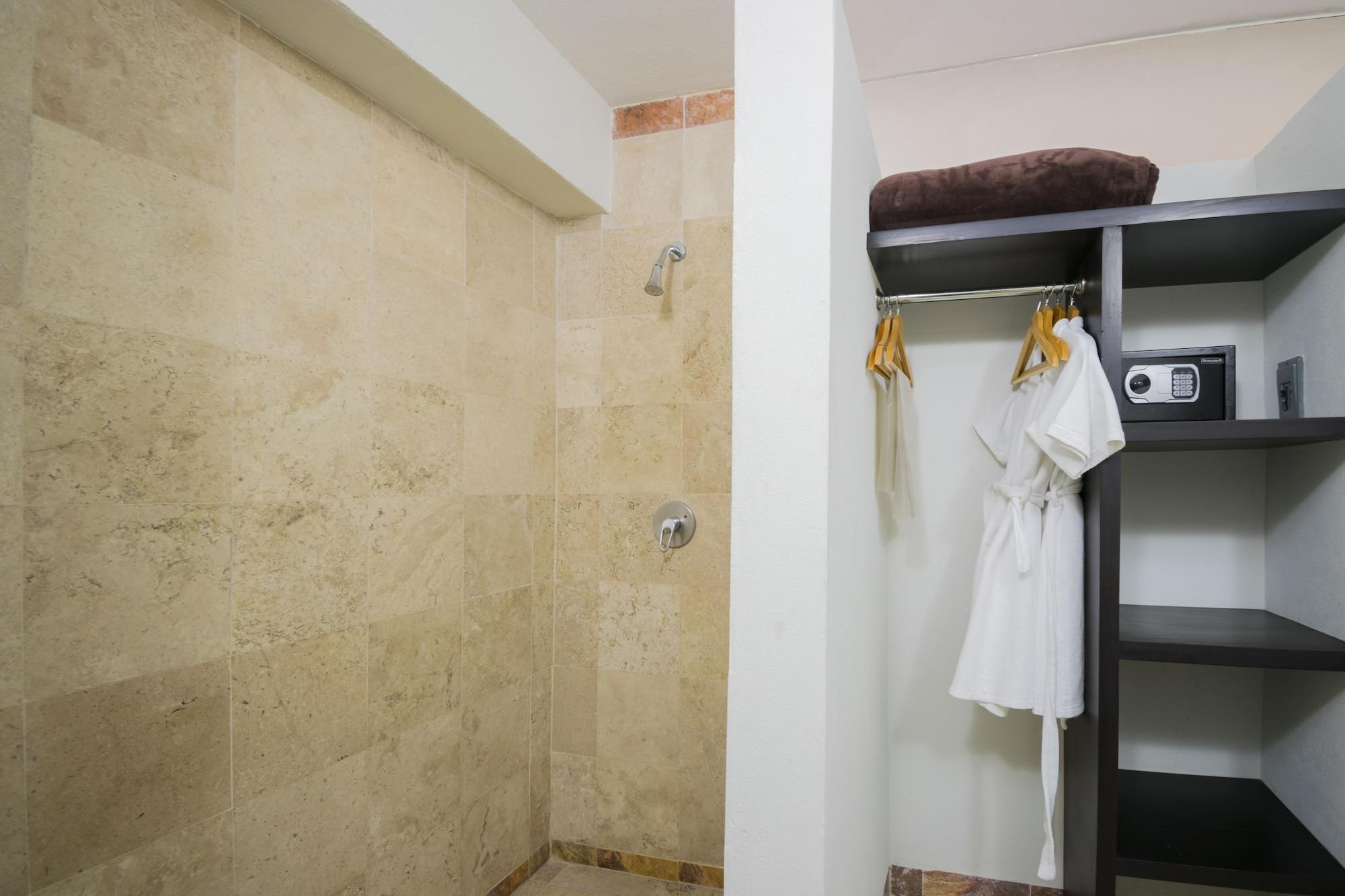 Hotel Real De Minas Poliforum Leon