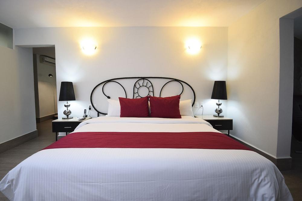 Real De Minas Poliforum Hotel