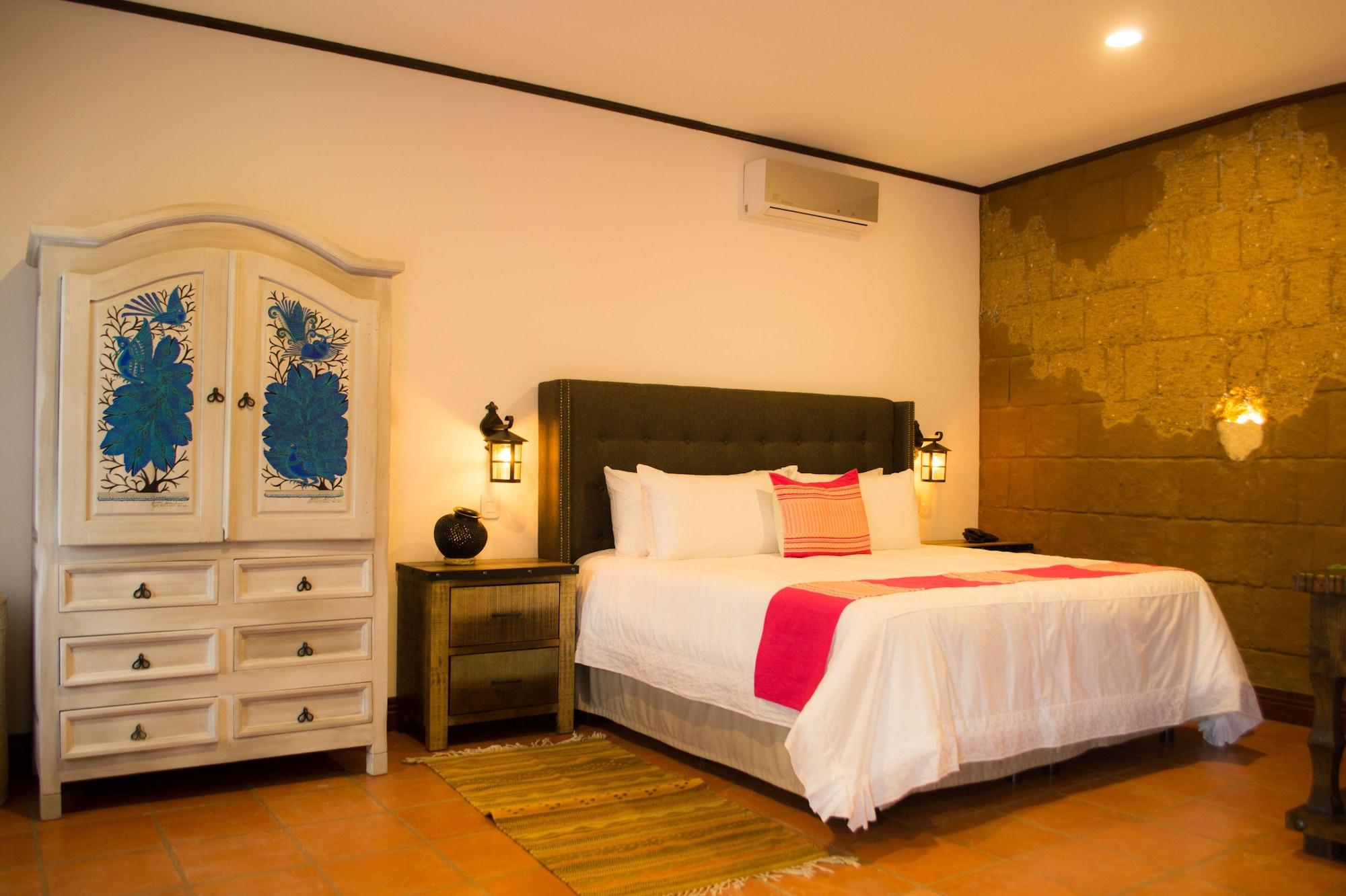 Casa De Adobe Gallery & Luxury Boutique Hotel