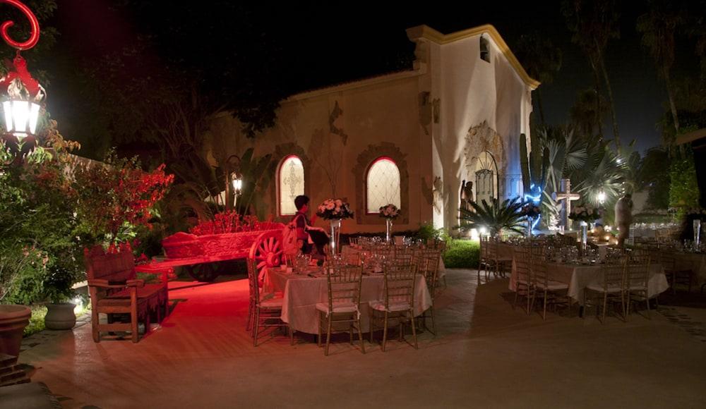 El Encanto & Hotel