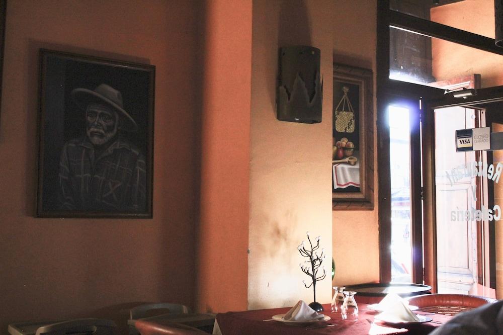 La Parroquia Hotel