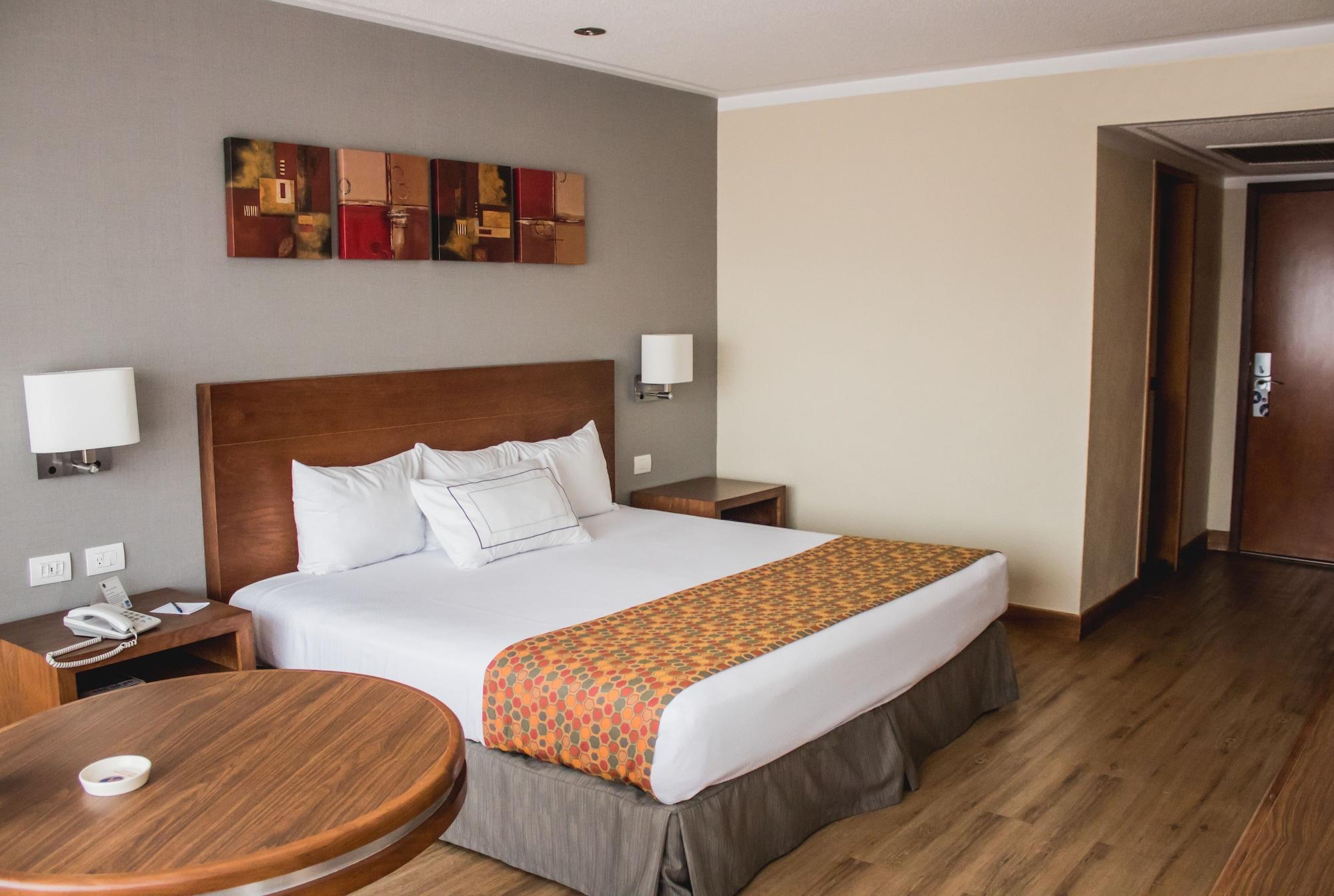 Mirage - Centro Historico De 4*