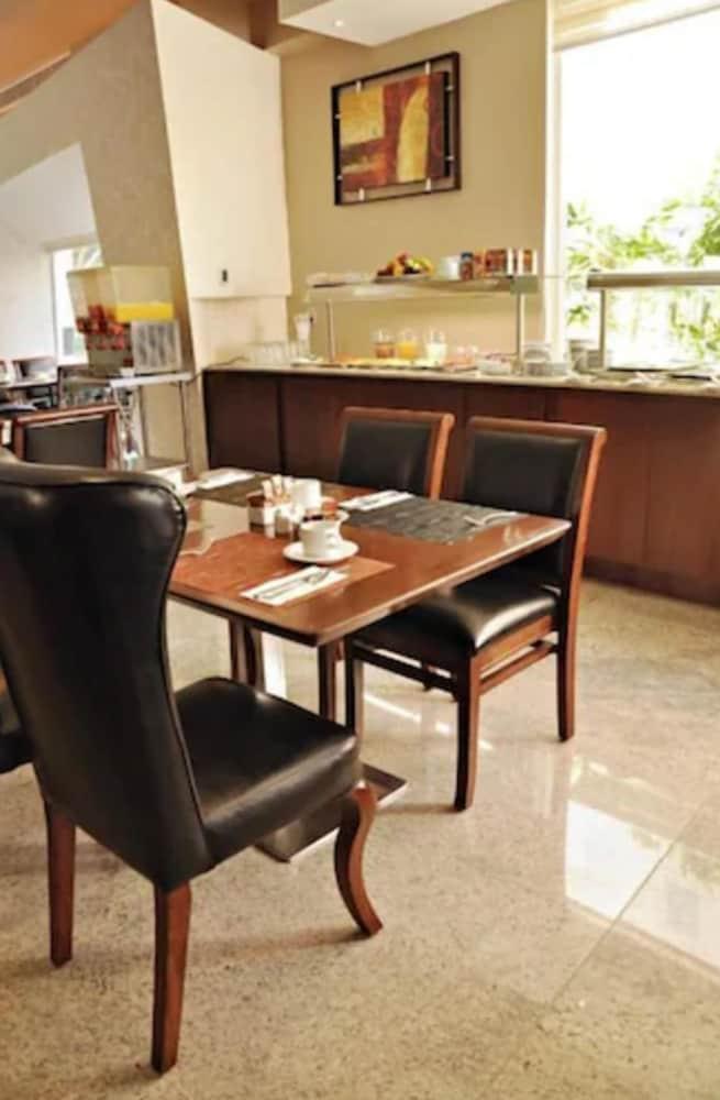 Real Alameda De Hotel 3*