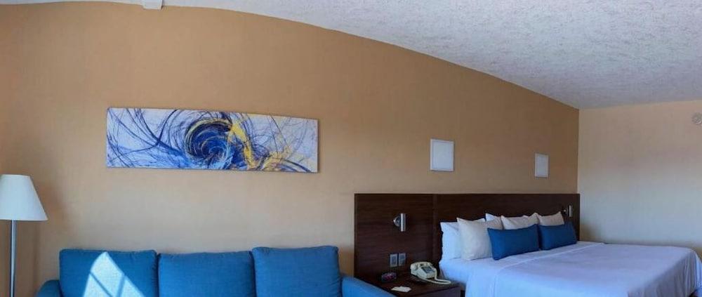 Hotel Rio Vista Business High Class