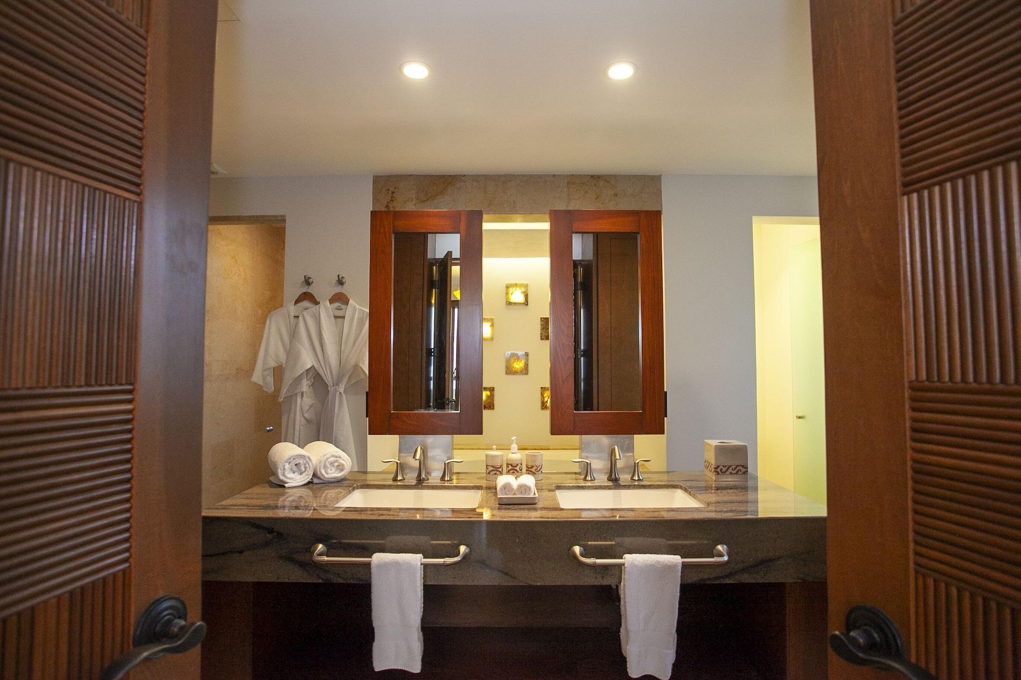 Celeste Residences Huatulco Curamoria Collection Hotel 5*