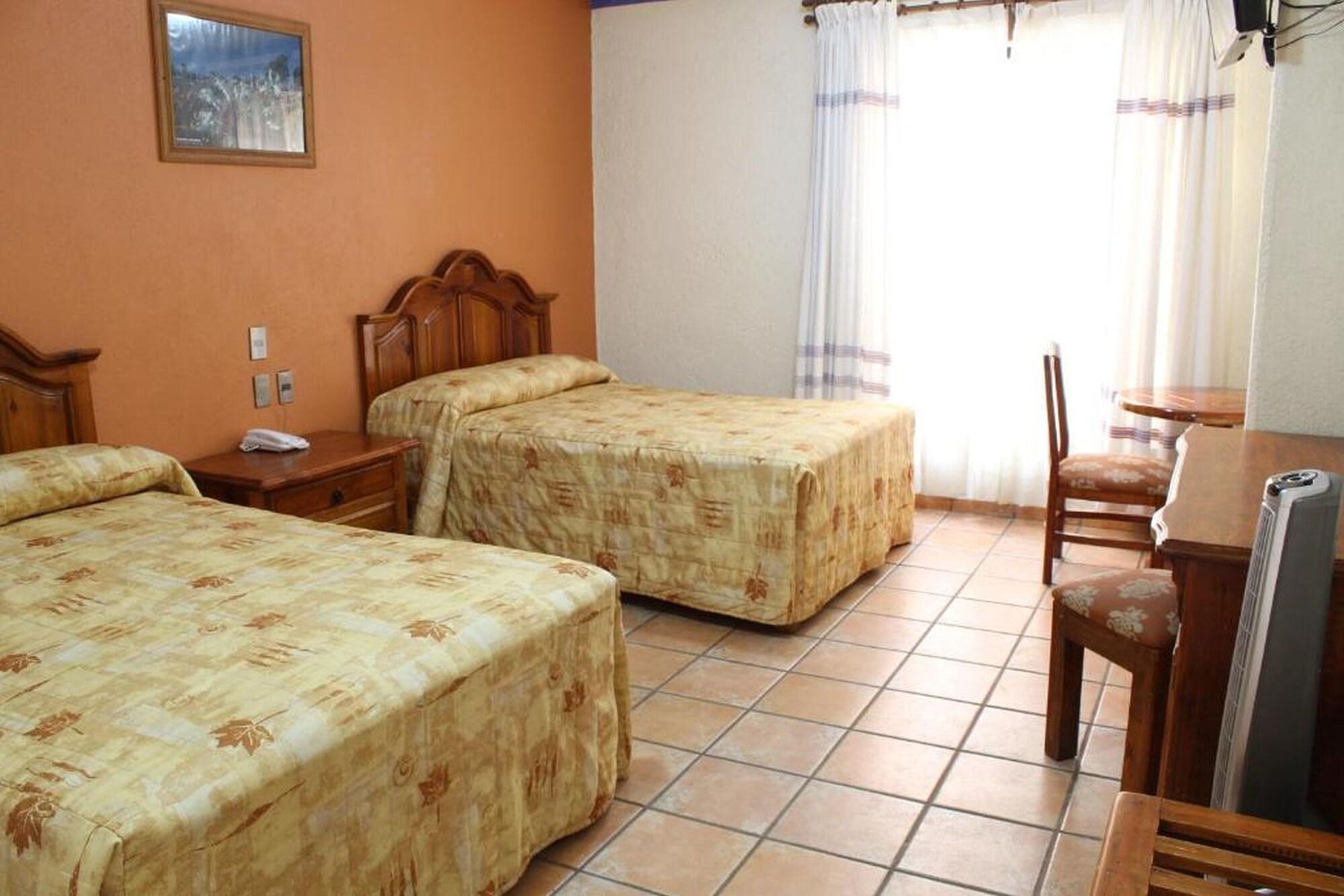 Dorado, Hotel