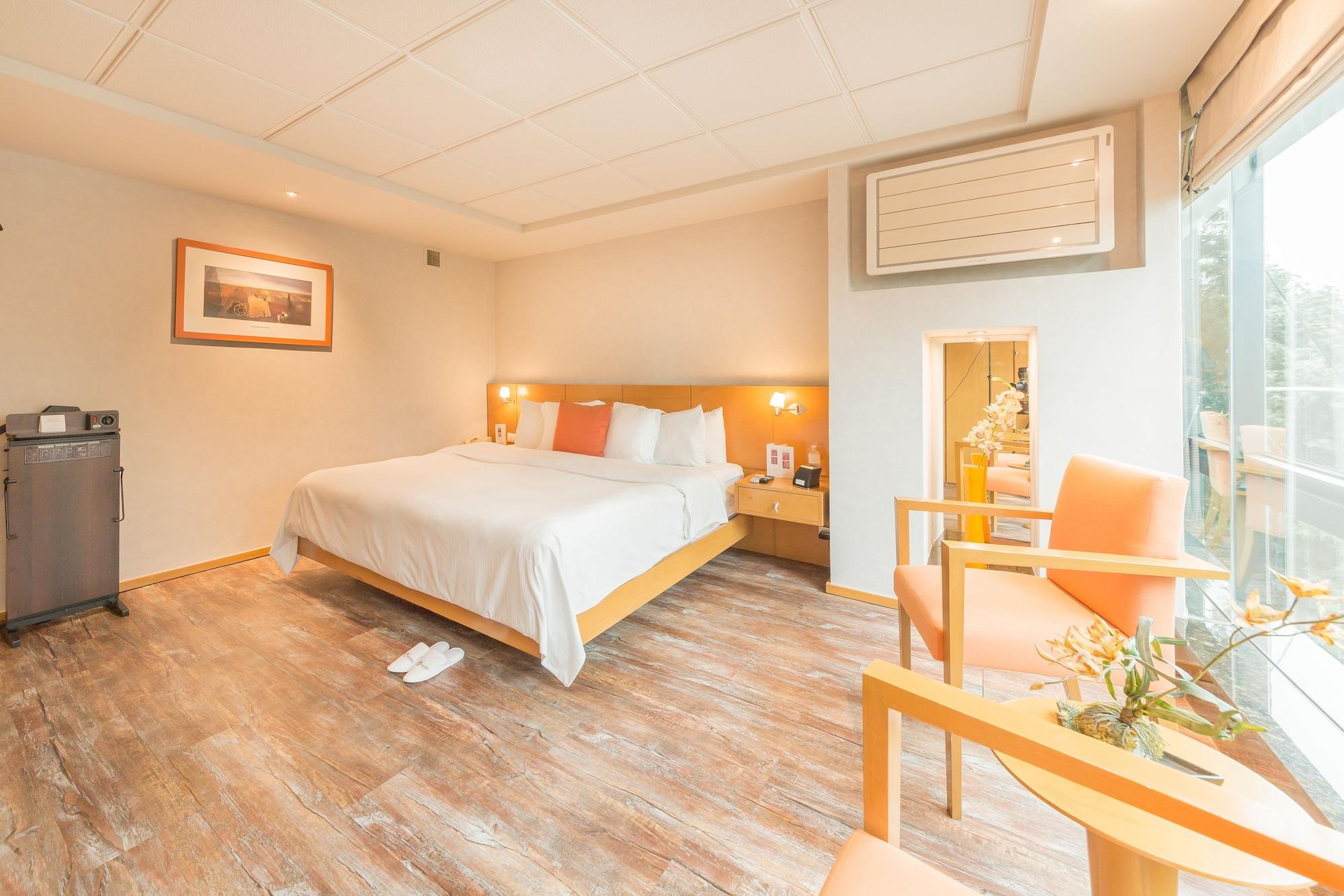 Hotel Contempo