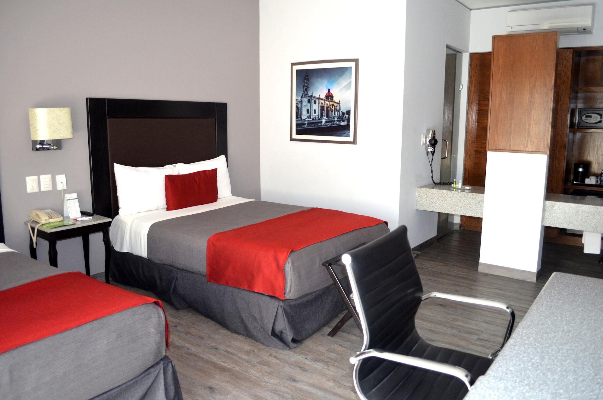 Hotel Plaza Camelinas 4*