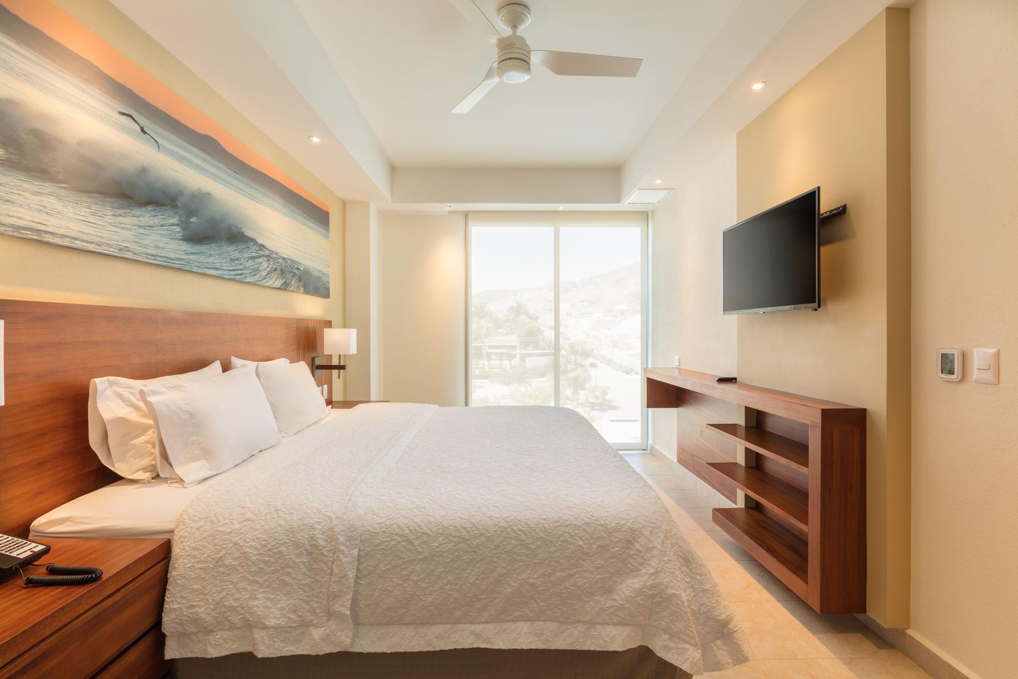 Hampton & By Hilton Cabos 3*