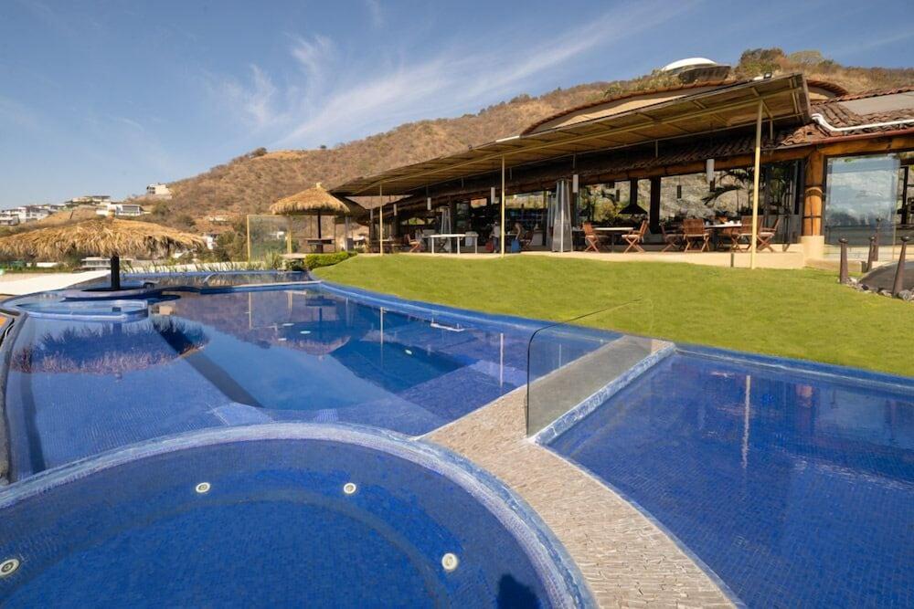 Resort El Santuario & 5*