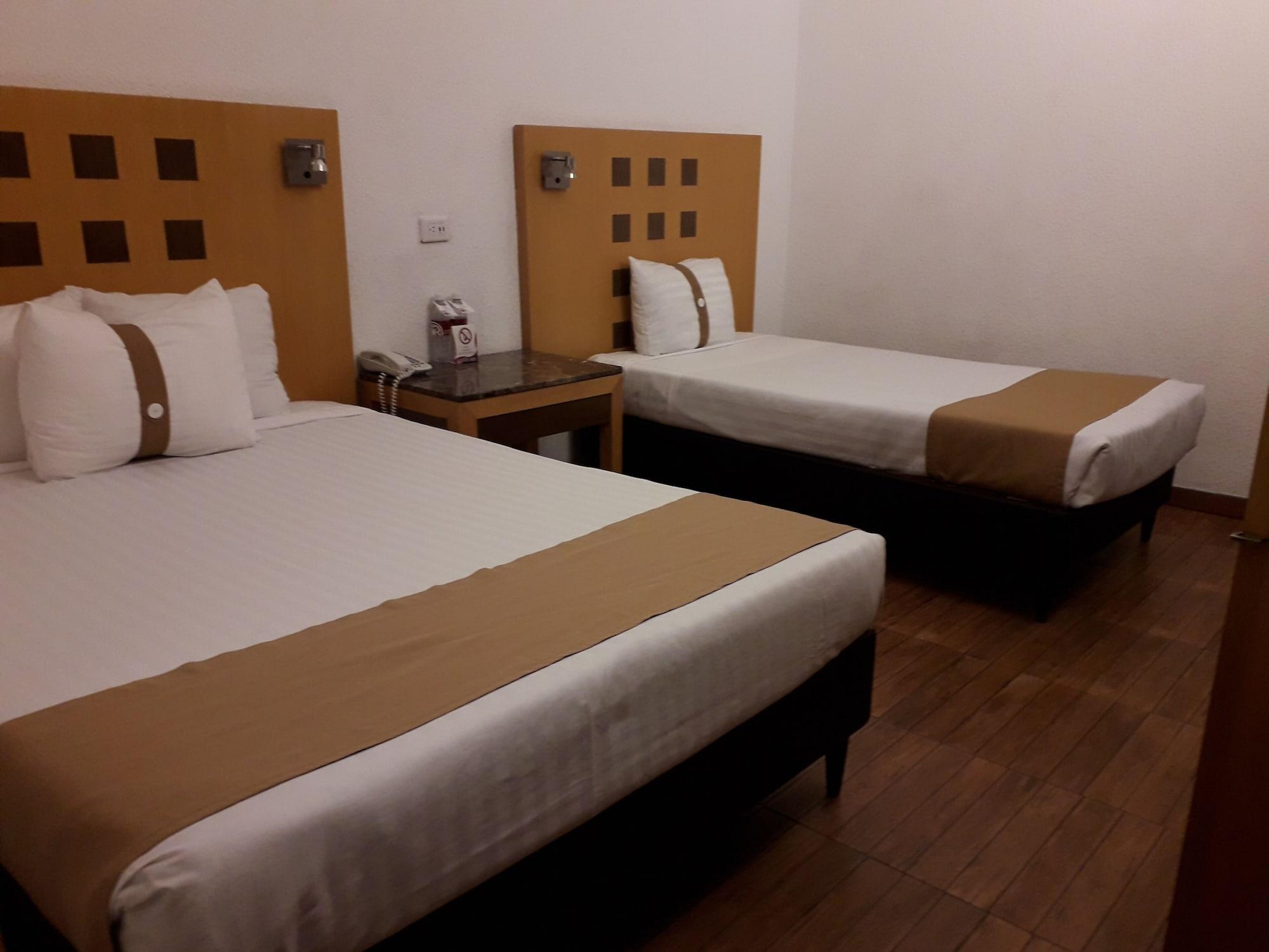 Hotel Napoles 3*