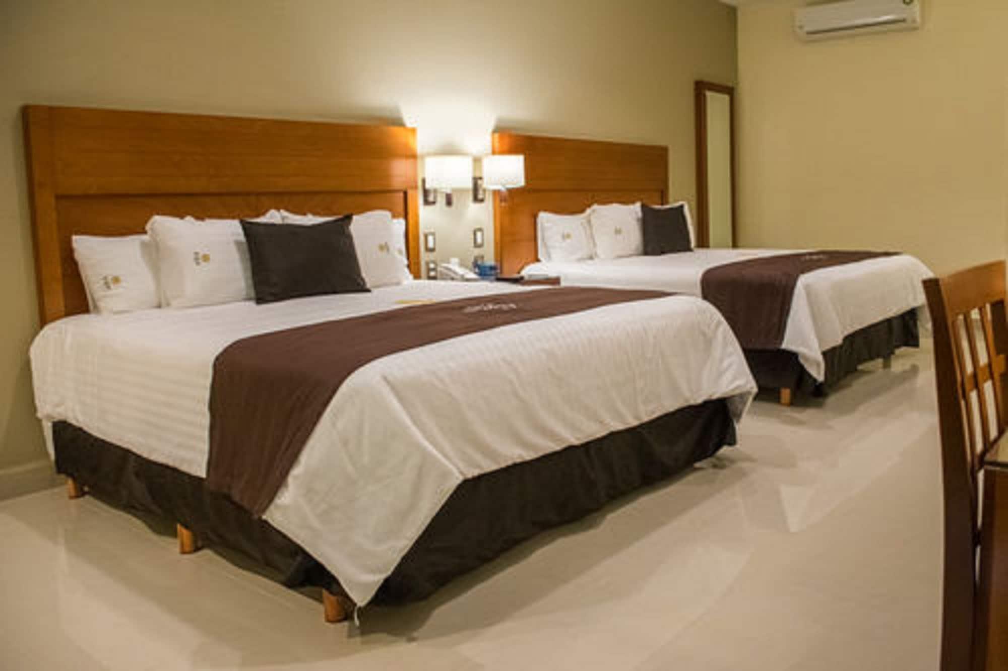 Hotel Ecce & 5*