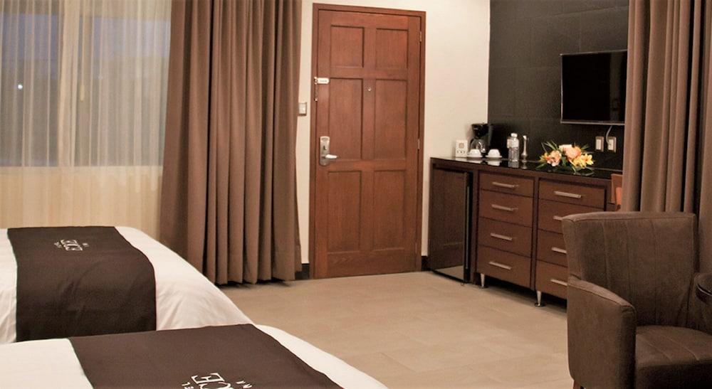 Hotel Ecce & Silao
