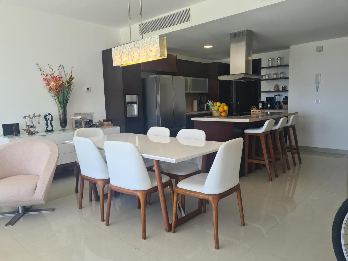 Luxury Ocean View Penthouse And Private Club * Playa del Carmen