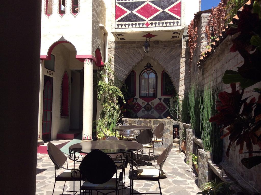 Casa Blanca Hotel