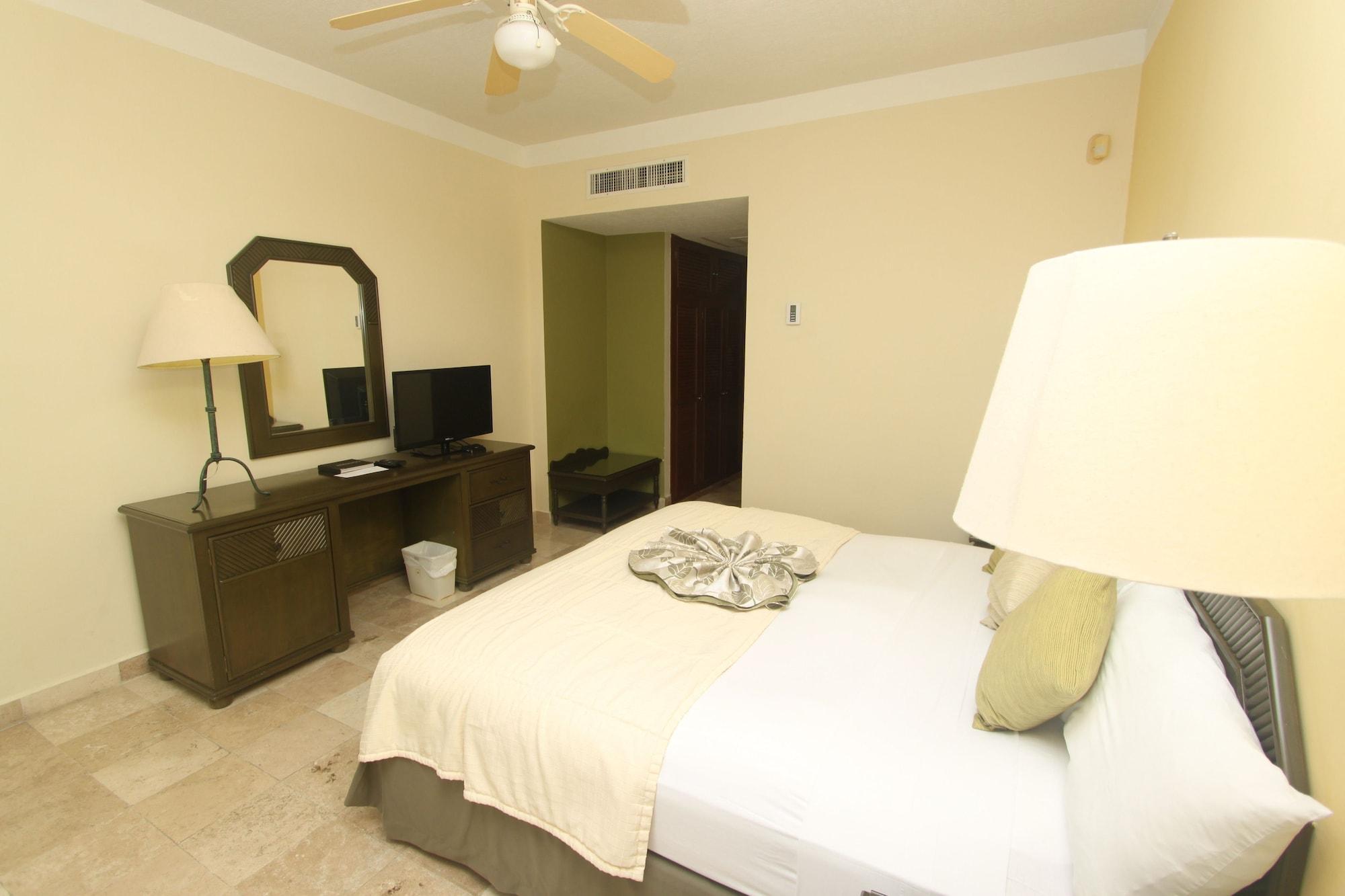Itzaes By 5th Av Hotel 3*