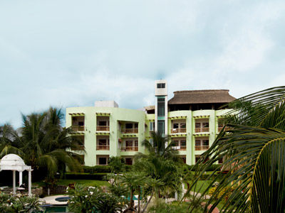 Hotel & Punta Esmeralda 4*