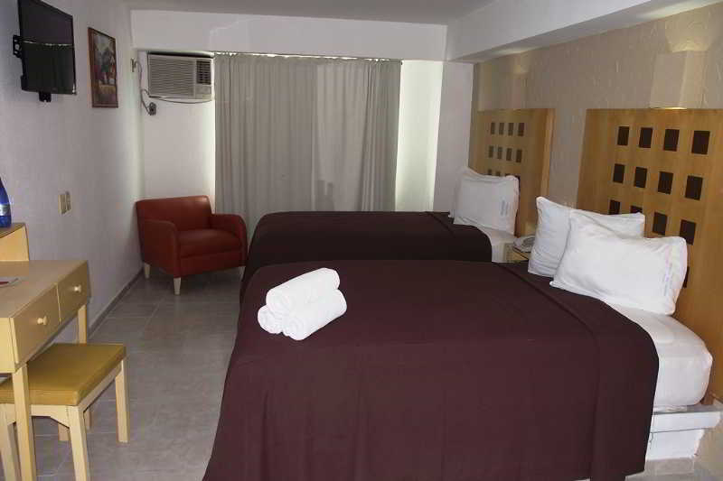 Del Carmen 3*