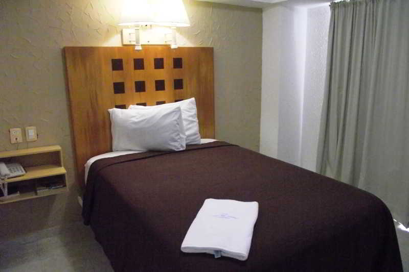 Del Carmen Hotel 3*