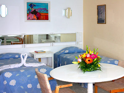 Aparthotel Torres Gemelas 3*