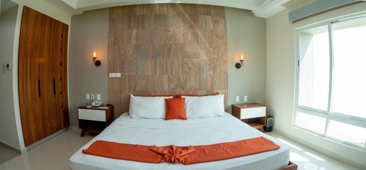 Hotel Artisan Playa Esmeralda Family 5*