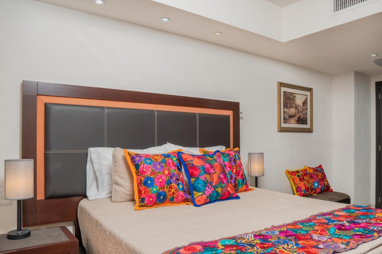 Ocean Front Sleeps 4 Adults-grand Venetian T3000-1606
