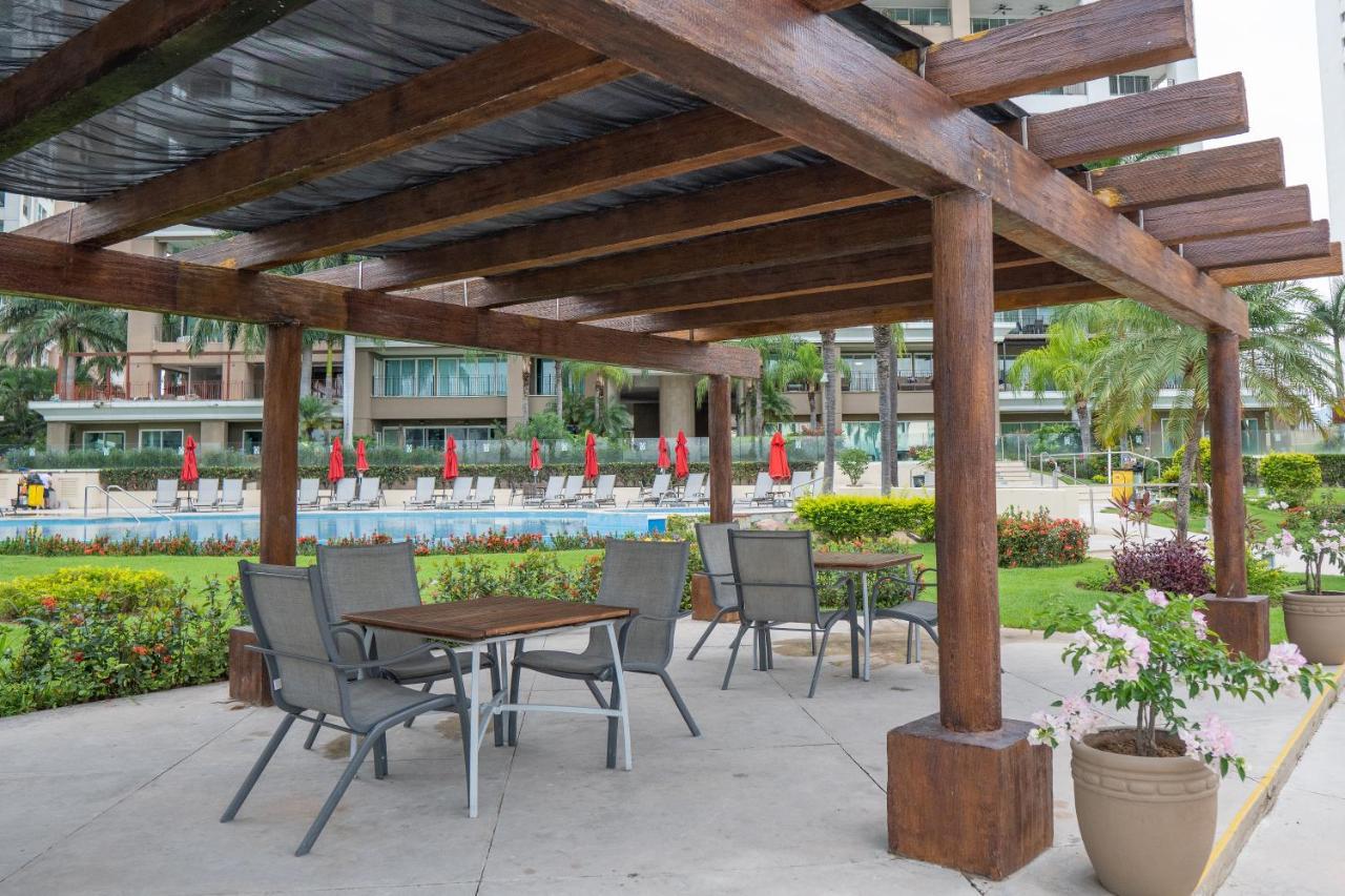 Ocean Front Sleeps 4 Adults-grand Venetian T3000-1606 Apartment Puerto Vallarta